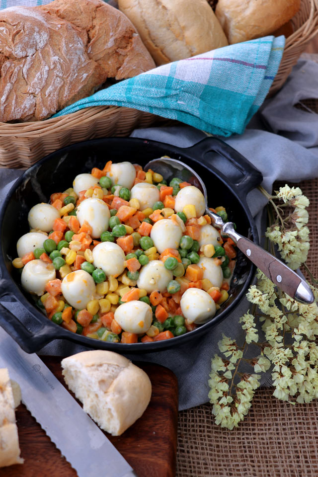 Mixed Vegetables with Quail Eggs